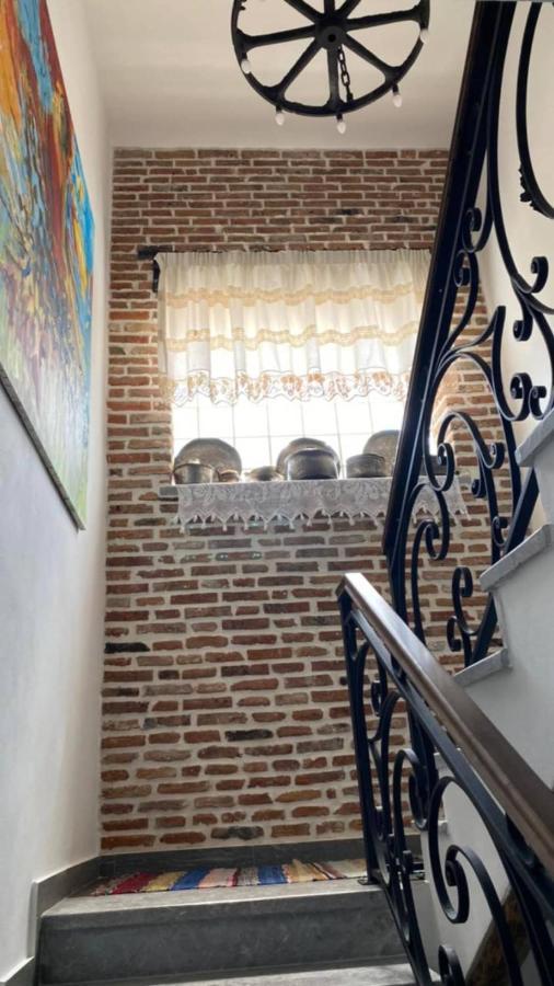 Tres Belle Hotel Korce Buitenkant foto