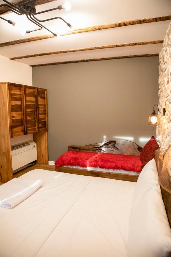 Tres Belle Hotel Korce Buitenkant foto