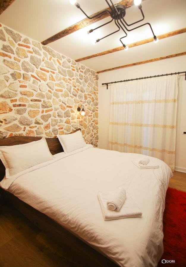Tres Belle Hotel Korce Buitenkant foto