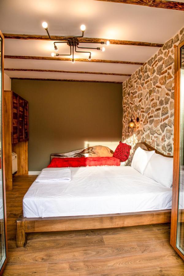 Tres Belle Hotel Korce Buitenkant foto