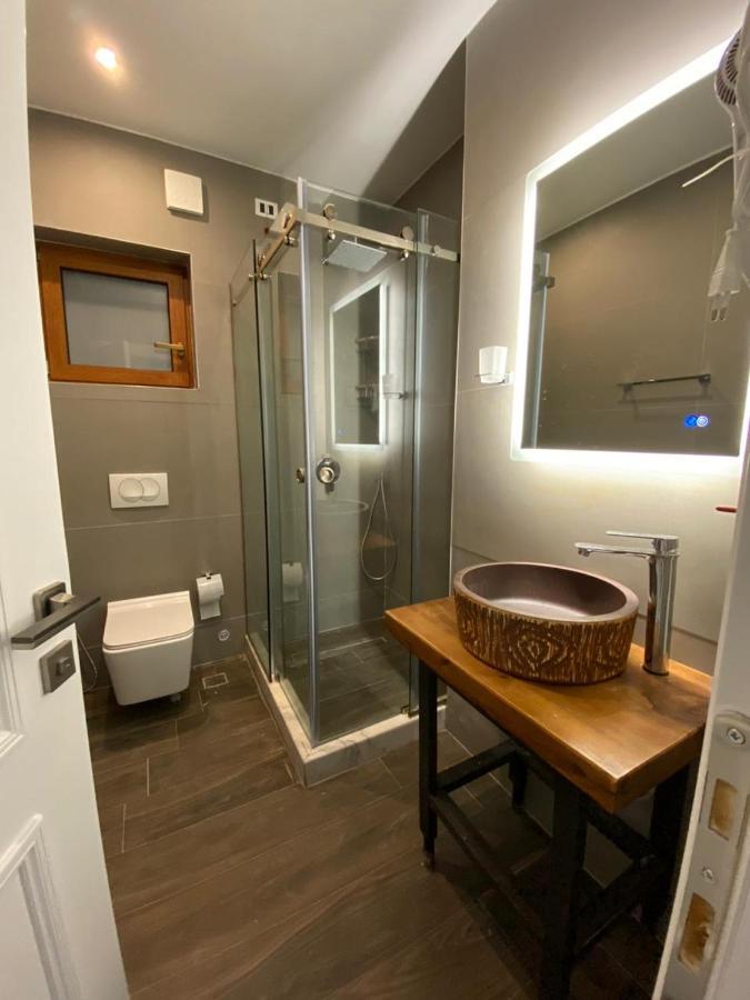 Tres Belle Hotel Korce Buitenkant foto