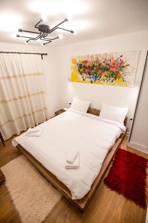 Tres Belle Hotel Korce Buitenkant foto