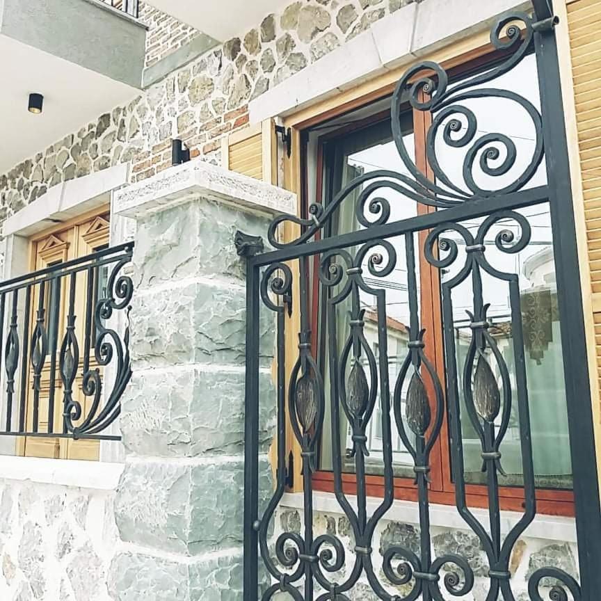Tres Belle Hotel Korce Buitenkant foto
